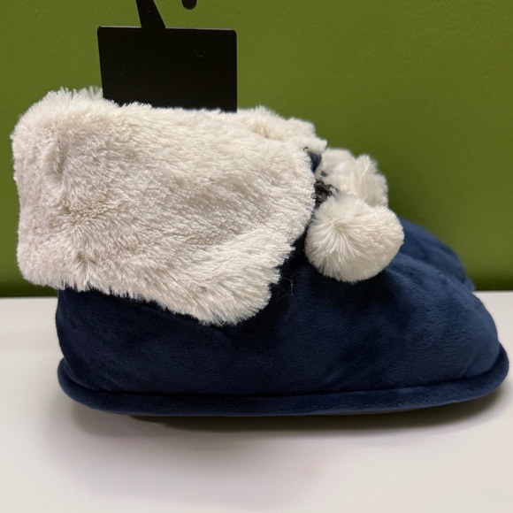 Cozy Faux Fur Slipper Booties - Picture 2 of 5